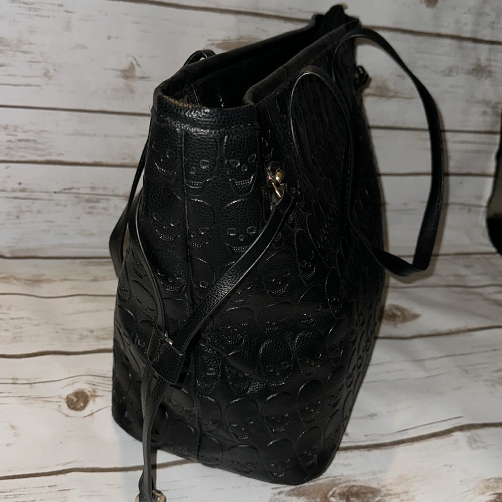 Skull Purse - Picture 3 of 6
